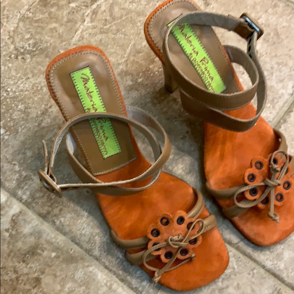Material prima sandal